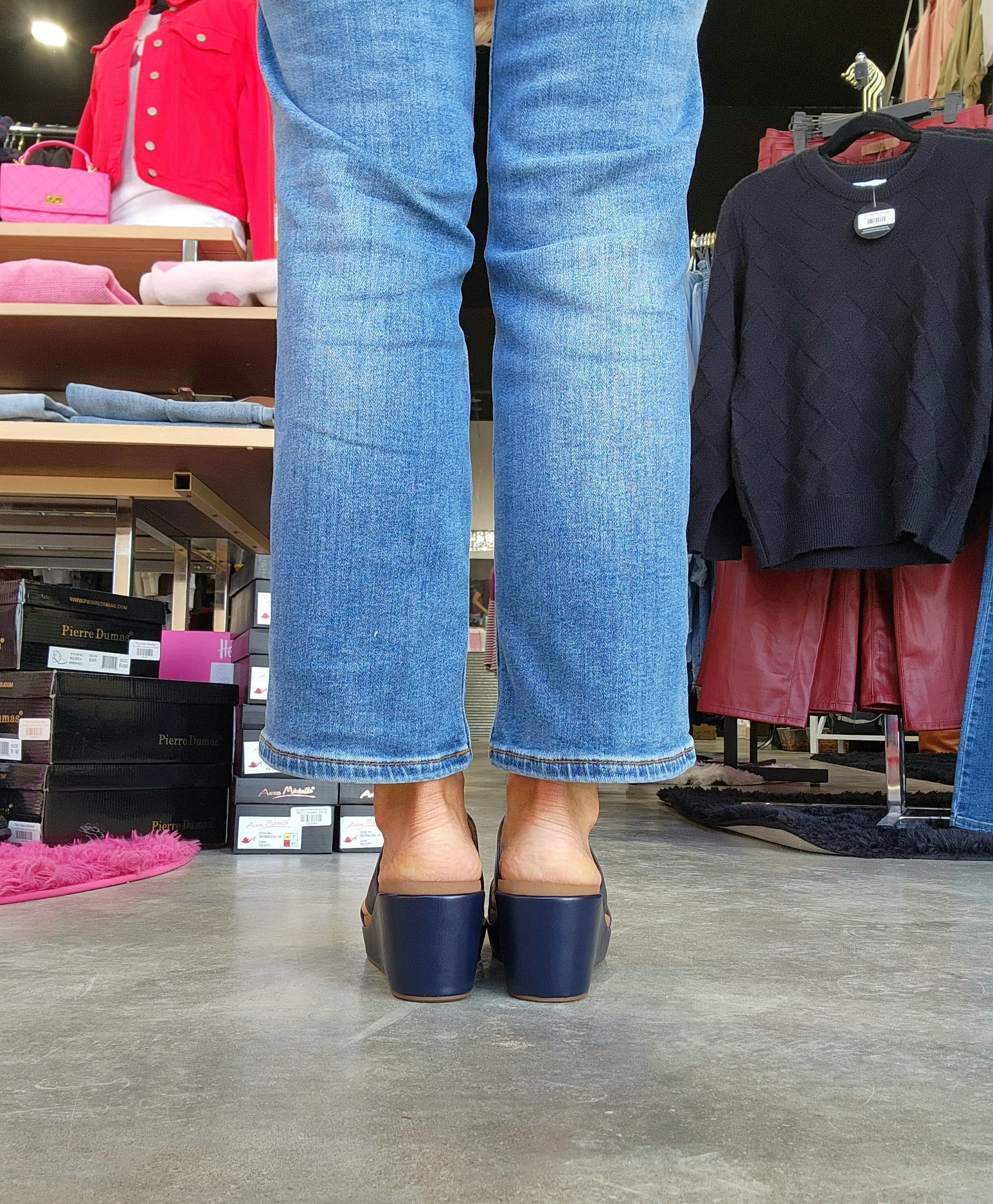 Corky's Navy Pucker Up Wedges