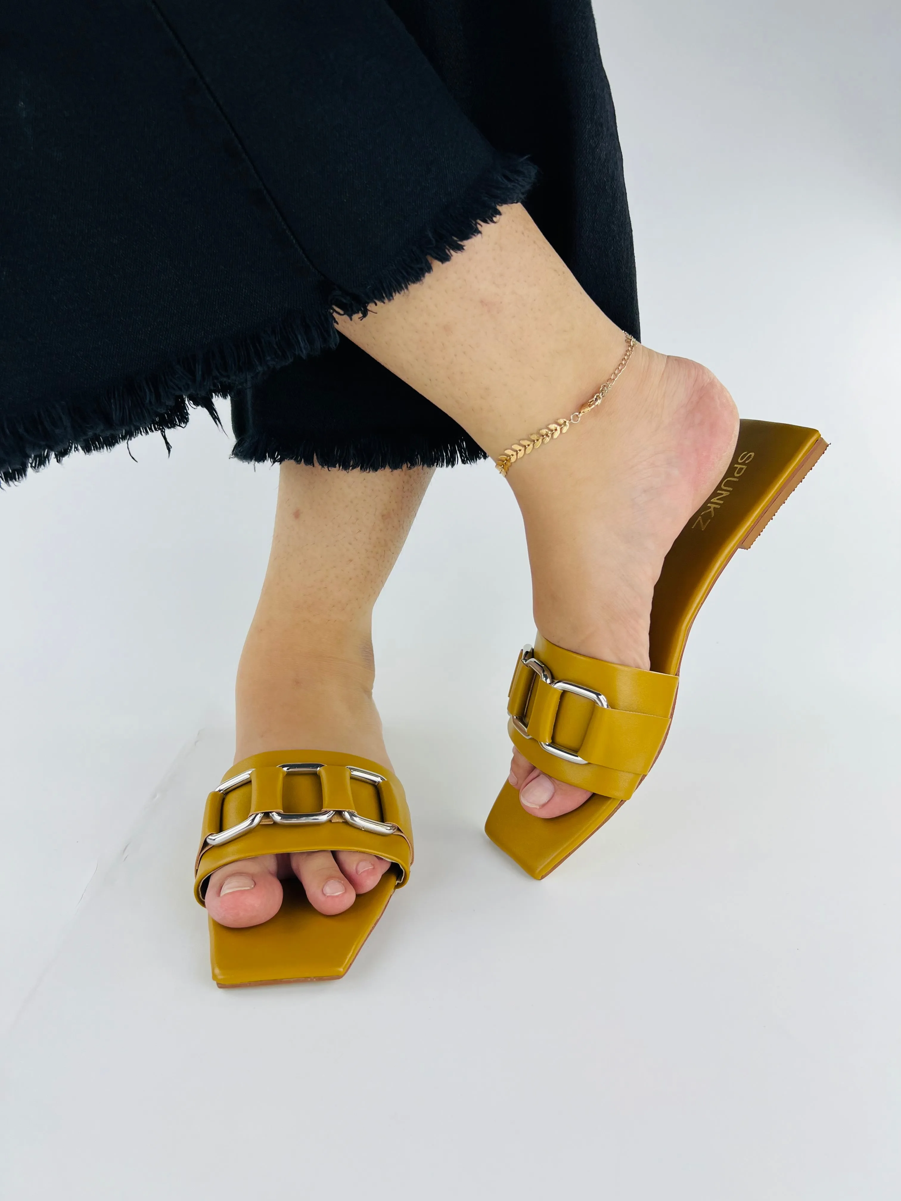 Ring Square Head Flat-Bottomed Mustard Flip Flops Slippers