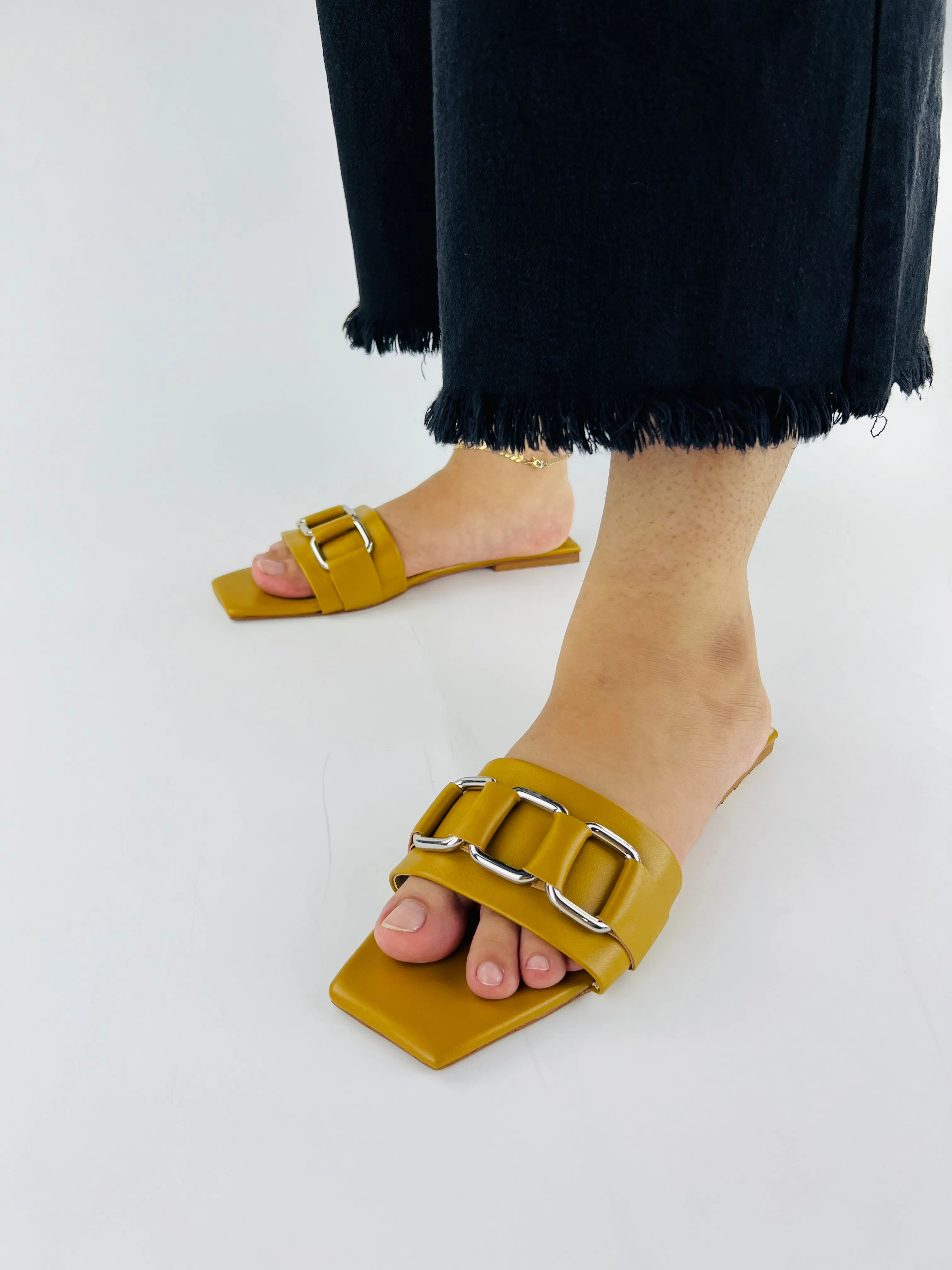 Ring Square Head Flat-Bottomed Mustard Flip Flops Slippers