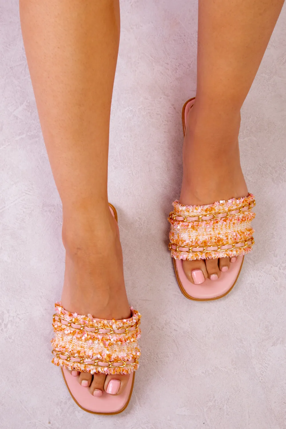 VACATION FLAT SLIDER SANDAL WITH WOVEN CHAIN DETAIL IN BLUSH PINK